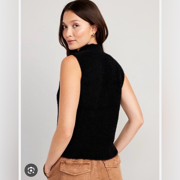Old Navy Sleeveless Mock-Neck Eyelash Sweater for Women - Picture 2 of 7